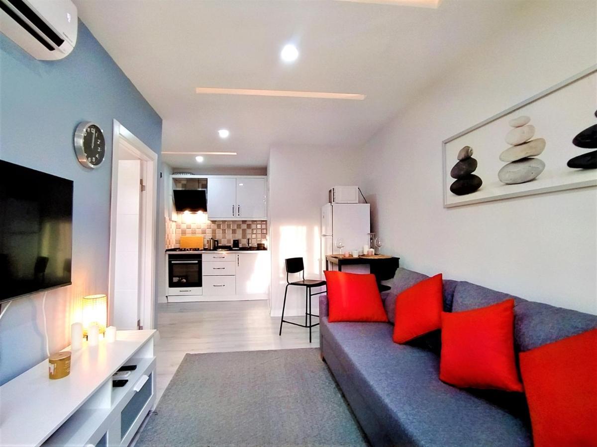 Central And Fully Furnished Flat In Muratpasa Daire